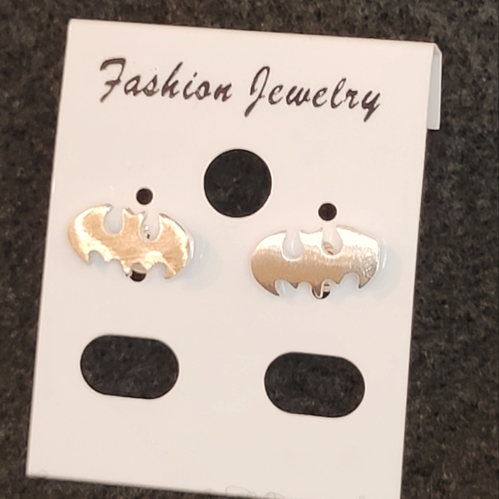 Silver batman post earrings NWOT